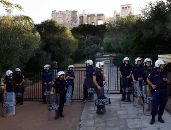 Пипалата на "Златна зора" - и в гръцката полиция
