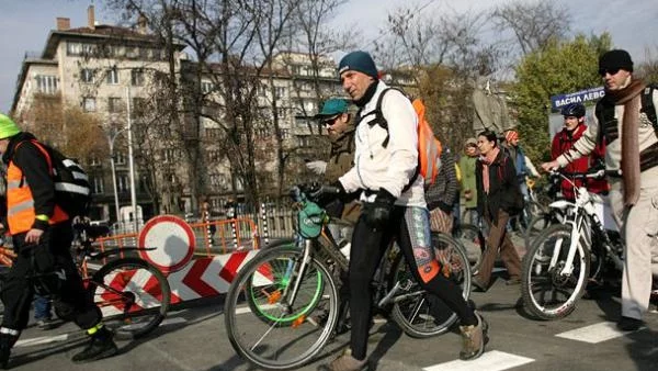 Откриването на новото кръстовище бе придружено с протест (видео)