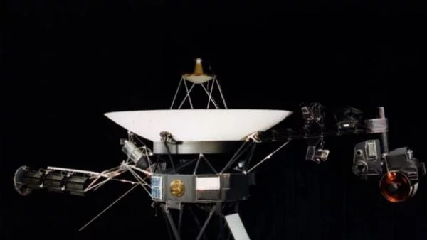"Вояджър-1" приближава границата на Слънчевата система