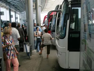 БДЖ и автобусните превозвачи няма да вдигат цените за Коледа и Нова година