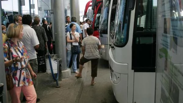 БДЖ и автобусните превозвачи няма да вдигат цените за Коледа и Нова година