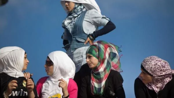 Холандия: Мюсюлмански домове вбесиха данъкоплатци
