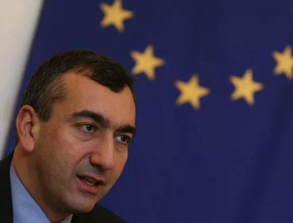 Троянов: Внесените подписи на ИК на Сандов за референдума са по-малко