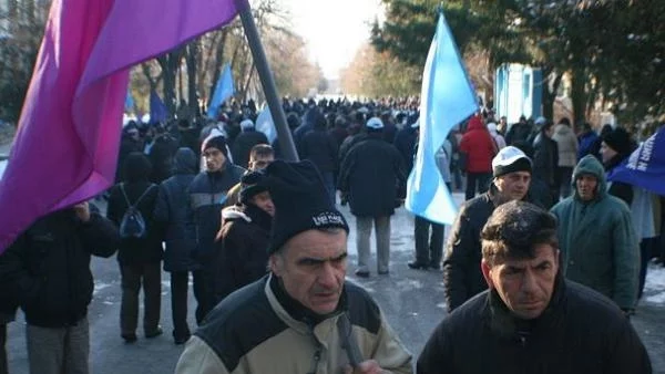 60 лв. за 60 дни! 1500 протестират пред ВМЗ-Сопот (видео)