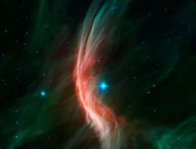 Гигантска звезда образува космически вълни