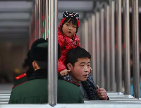 Закон задължава китайците да ходят на гости у родителите си