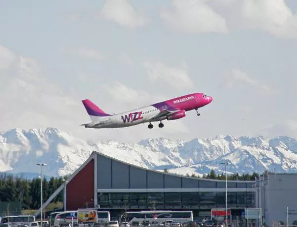 Wizz Air превози 12 милиона пътници през 2012 г.
