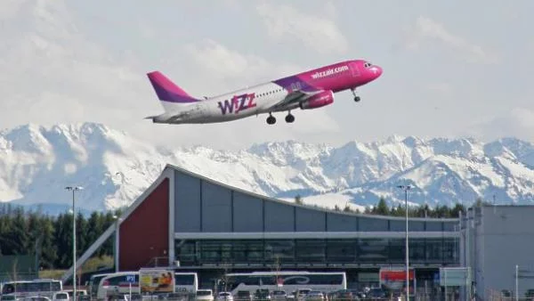 Wizz Air превози 12 милиона пътници през 2012 г.