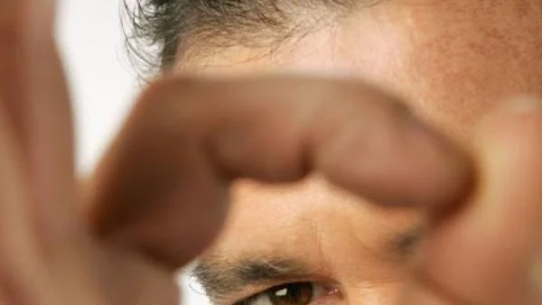 Кафявите очи вдъхват доверие, сините – не