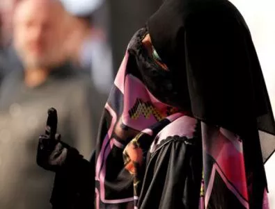 Как се бие жена - хит в ислямския свят