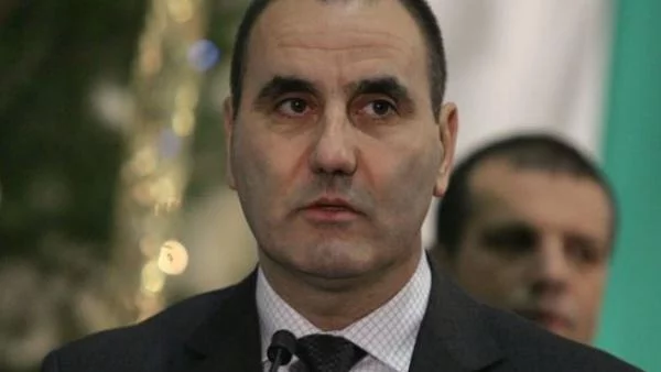 Сурвакаха Цветанов и му пожелаха да прави повече пари за ромите