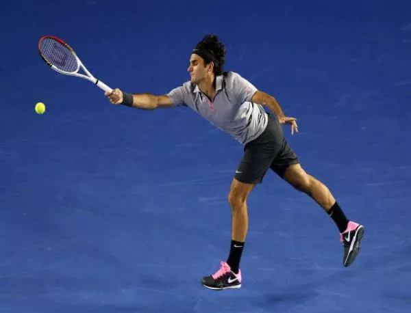 Федерер преподава сурови уроци на младото тенис поколение
