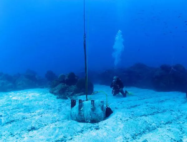 DARPA създава мрежа от тайни складове на дъното на океана