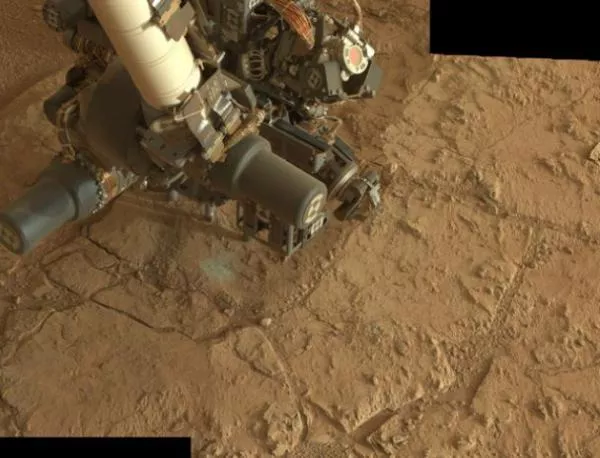 "Curiosity" започна да дълбае Марс