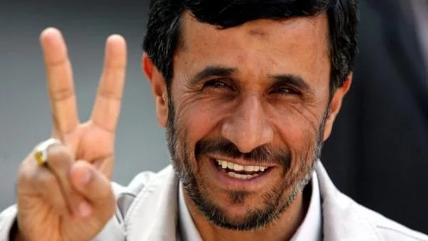 Ахмадинеджад готов да стане първият ирански космонавт 