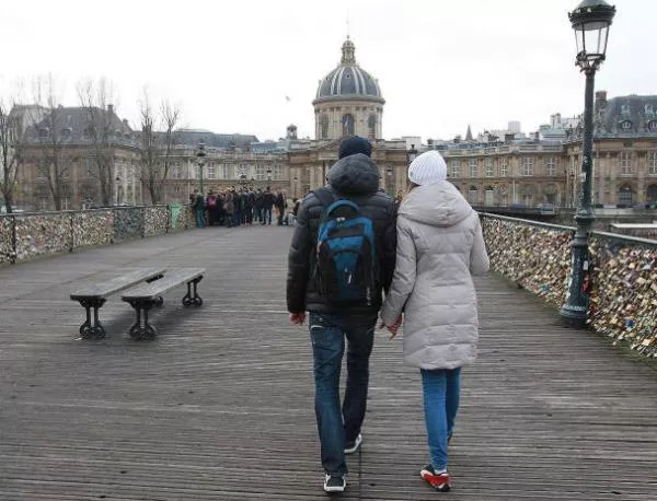 Париж свали забраната жените да носят панталони