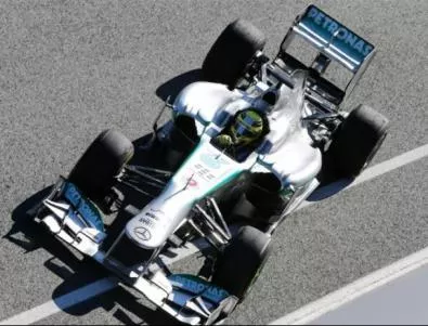 Mercedes направи няколко пробни тура с F1W04