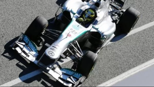 Mercedes направи няколко пробни тура с F1W04