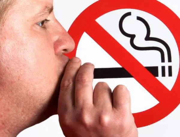 61% одобряват забраната за пушене на обществени места