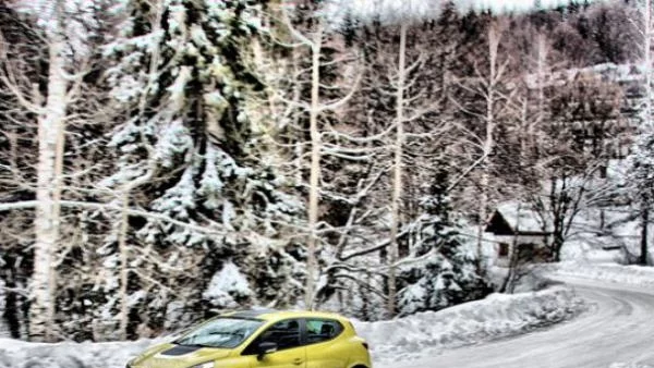 Renault Clio IV: Върхът на острието (тест драйв)
