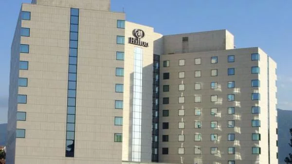 Продават софийския „Хилтън” заради голям дълг