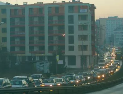 Големите централни булеварди в София са блокирани от задръствания