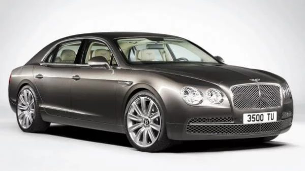 Bentley Continental Flying Spur е голям, мощен и разточителен