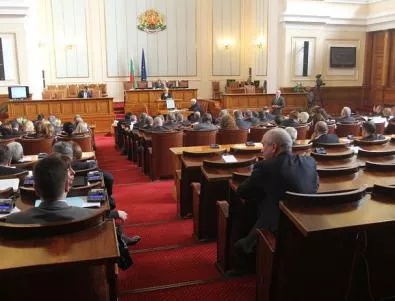 Парламентът ще гласува промените в Министерския съвет
