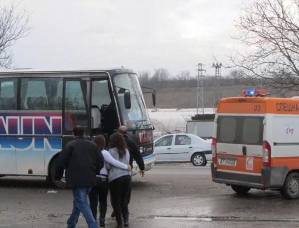 22 души са приети в болницата в Русе след катастрофата с автобус 