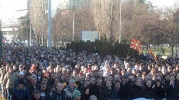 Бой с ранени в Скопие, центърът на града е блокиран