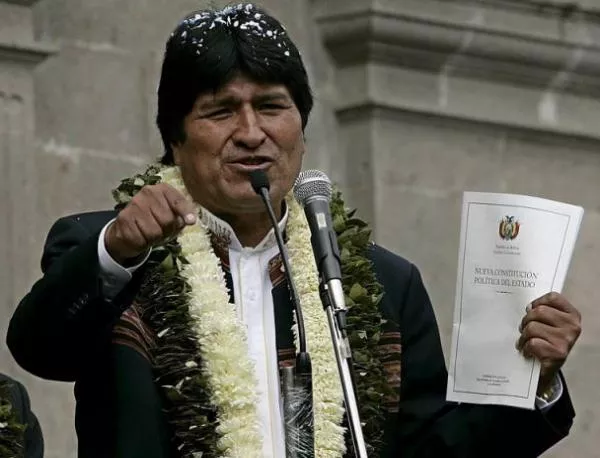 Президентът на Боливия: Империята отрови Чавес