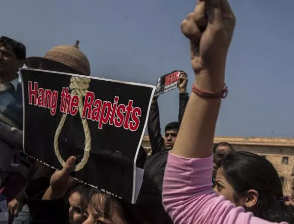 Изнасилвач не издържа в индийски затвор
