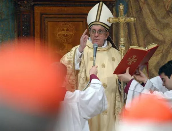 Ватикана: Обвиненията срещу папата са клевета