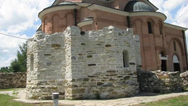 Вдигат нов манастирски комплекс в Кърджали