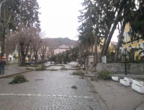 Бедствено положение в Габровска област, Централна България се възстановява след бурята