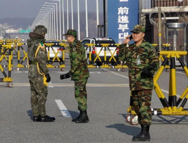 КНДР заплаши американски бази в Япония и на о-в Гуам
