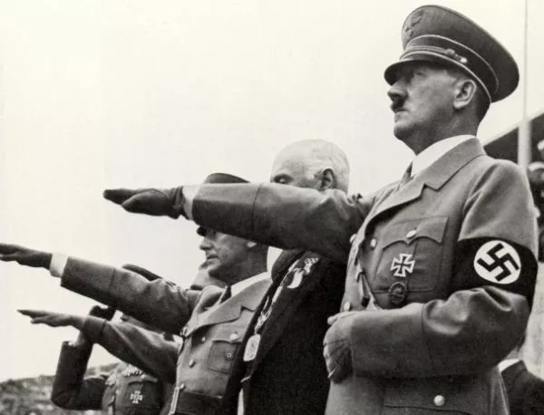 Хитлер представен като член на българското правителство на изложба в Брюксел 