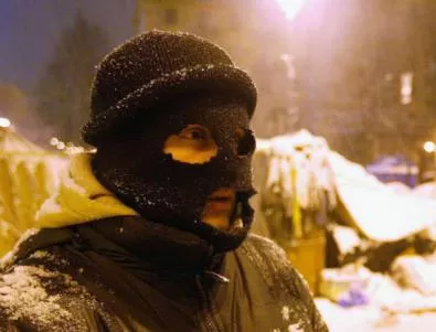 Безпрецедентната снежна буря в Киев не стихва