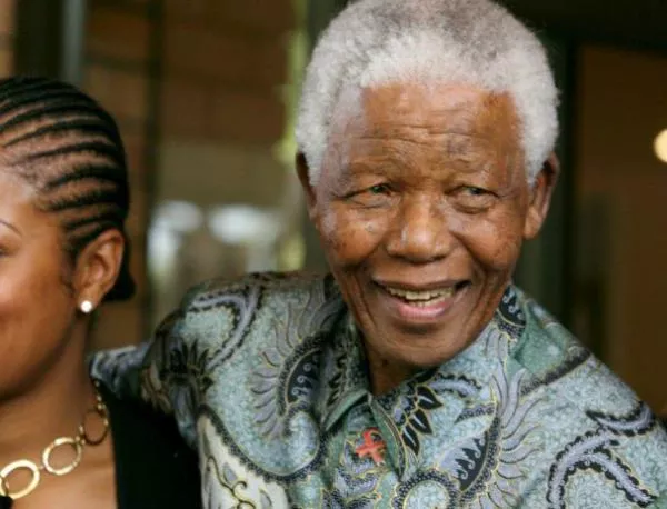 Мандела е по-добре, диша без трудности
