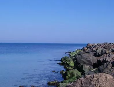 Морето изхвърли труп на жена на източния плаж в Поморие