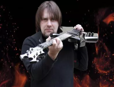 Харесаният от Whitesnake наш китарист снима клип