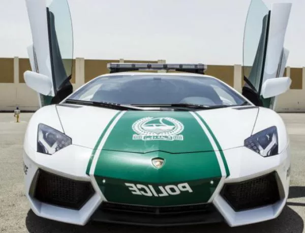 Дубайската полиция патрулира с Lamborghini