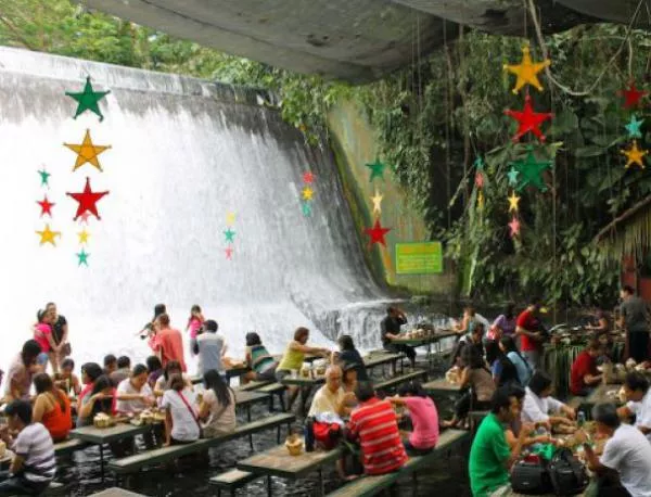 Райски ресторант, разположен в сърцето на водопад