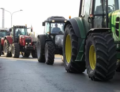 Земеделци спряха с трактори строежа на газопровода Добрич-Силистра