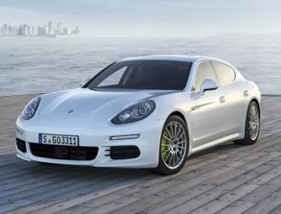 Porsche печели по 17 053 евро на кола!