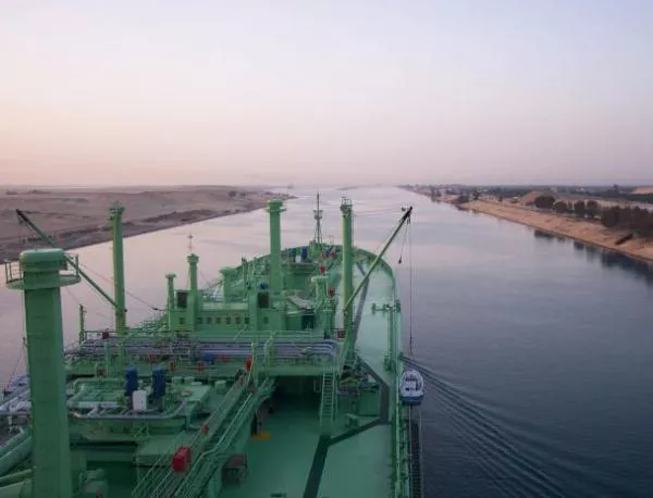 Египет изгражда 3 тунела под Суецкия канал