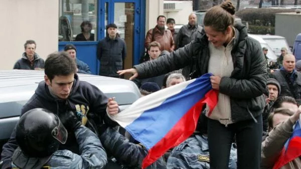 Хиляди протестират срещу Путин в Москва

 