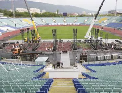 Започна строежа на сцената за Bon Jovi