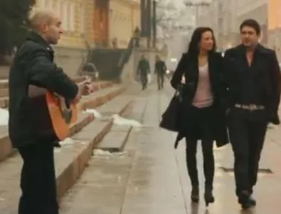 Блатечки и Яна Маринова в рап клип с уличен музикант