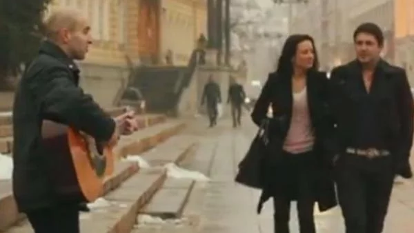 Блатечки и Яна Маринова в рап клип с уличен музикант